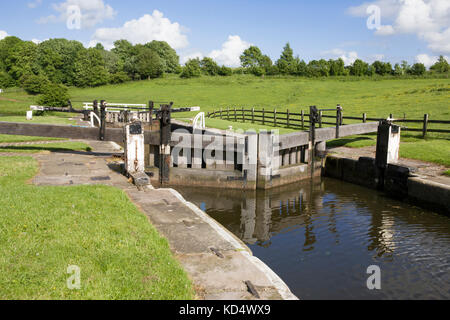 Greenberfield il bloccaggio superiore No.44, vicino barnoldswick, Leeds e Liverpool Canal, Lancashire Foto Stock