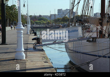 Barca a vela Santa Eulalia in Barcellona Catalunya Spagna Foto Stock