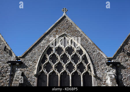 Trazioni reticulate nella finestra della chiesa, Chiesa di San Nicola, nuovo Romney, Kent. Foto Stock