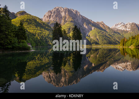 Lago del Predil al mattino Foto Stock