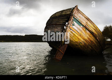 Fotografia di © jamie callister. relitti in barca nella baia di dulas, Anglesey, Galles del nord, 7 ottobre 2017. Foto Stock