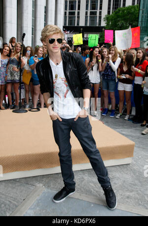 4 Giugno 2011 - New York , NY - registrazione artista Cody Simpson nella foto al CBS Early Show. Foto Di Credito: © Martin Roe / Mediapunch Inc. Foto Stock