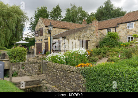 Il mouse Visitor Center di Kilburn, North Yorkshire; home a un display di mobili in legno di quercia creato da Robert 'Mousey' Thompson Foto Stock