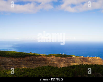 Vista aerea del Pacifico Missile Rang Facility, Kauai, Hawaii in un giorno nuvoloso. Foto Stock