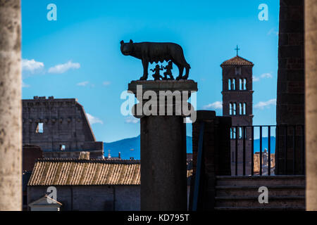 Una vista del Campidoglio lupo con remo e Romolo a Roma. Foto Stock