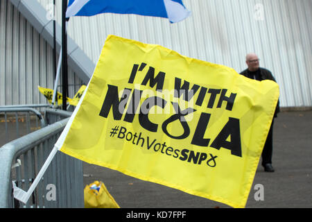 Glasgow, Scotland, Regno Unito. 10 ottobre, 2017. l'ottantatreesimo annuale Conferenza nazionale del partito nazionale scozzese (SNP) è stato portato a un vicino dal primo ministro di Scozia, nicola storioni. L'evento di tre giorni all'evento scozzese campus (sec) a Glasgow, iniziata domenica ha attirato migliaia di delegati provenienti da tutta la Scozia, nonché organizzazioni, aziende, osservatori e media provenienti da tutto il Regno Unito e l'Europa. ms. lo storione ha detto il suo governo ha 'led modo' durante il decennio in potenza con il focus ora 'su i prossimi dieci anni e oltre." iain mcguinness / alamy live news Foto Stock