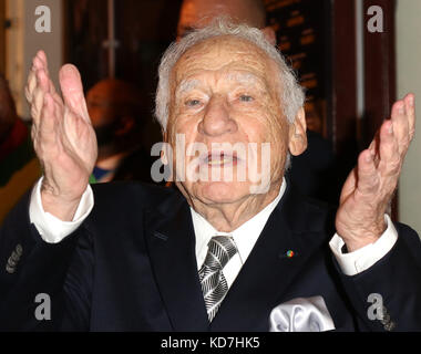 Londra, Regno Unito. 10 ottobre, 2017. Mel Brooks, Mel Brooks' giovane Frankenstein - apertura notturna, Garrick Theatre, Londra, Regno Unito. 10 ottobre, 2017. Foto di Richard Goldschmidt Credito: ricca di oro/Alamy Live News Foto Stock