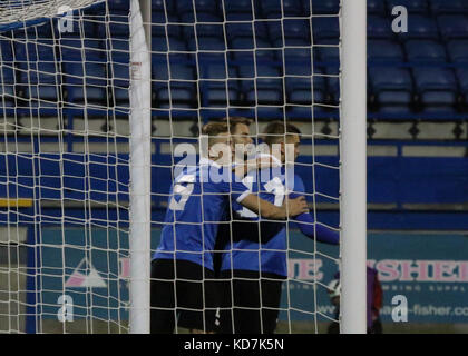 Lurgan, Irlanda del Nord, Regno Unito. 10 ottobre, 2017. 2019 UEFA Under 21 Qualificatore del campionato - Gruppo 2 - Irlanda del Nord 4 Estonia 2. Frank Liivak (11) è congratulato con il suo bilanciere. Credito: David Hunter/Alamy Live News Foto Stock