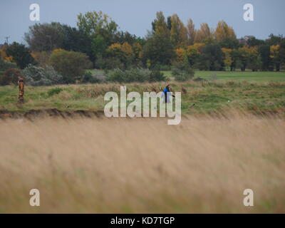 Sheerness, Kent, Regno Unito. Undicesimo oct, 2017. Regno Unito Meteo: un grigio e ventoso per iniziare la giornata in Sheerness. Credito: James Bell/Alamy Live News Foto Stock