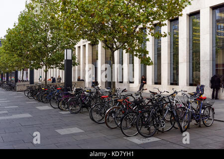 Ingresso alla Humboldt University Library, Jacob-und-Wilhelm-Grimm-Zentrum, Berlino, Germania Foto Stock