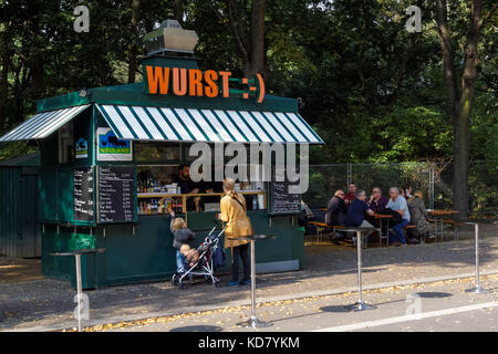 Takeaway Currywurst a Berlino, Germania Foto Stock