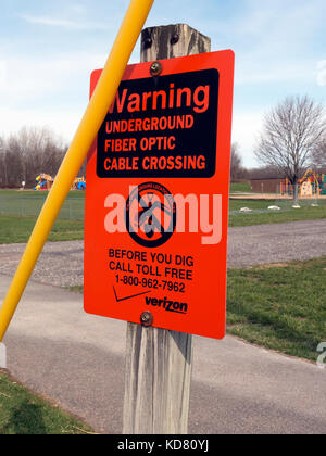 Targhetta di avvertimento al sito in costruzione. Foto Stock