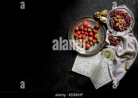 Frutta e vino Foto Stock