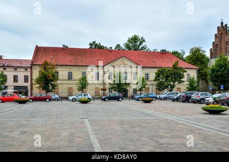 OLKUSZ, Polonia - Agosto 13, 2017: Bel mercato in città Olkusz, Polonia. Foto Stock