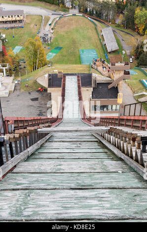 Visualizza in basso il 120-misuratore di salti di sci da torre a Lake Placid Olympic Ski Jumping complessa Foto Stock