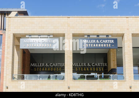 Miller e Carter steak restaurant nella recentemente sviluppata dalla piazza della cattedrale di Worcester, Regno Unito Foto Stock