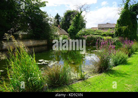 Il laghetto a Clare in Suffolk Foto Stock