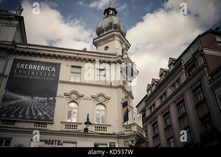 Dans le centre historique de Sarajevo, à la guerre de Bosnie, in cui si trova l'architettura austro hongroise et hommage. Sarajevo 2015. Nella storica Foto Stock