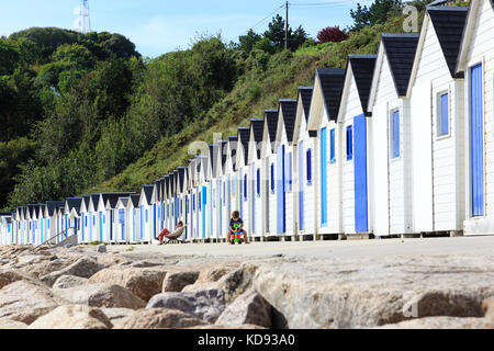 Francia, Manche (50), del Cotentin, Barneville-Carteret, les cabine de bain de la plage de la Potinière // Francia, Manche, Cotentin, BARNEVILLE CARTERET, Foto Stock