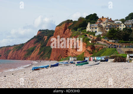 Una vista verso ovest lungo la spiaggia di Budleigh Salterton fino alle scogliere rosse Foto Stock