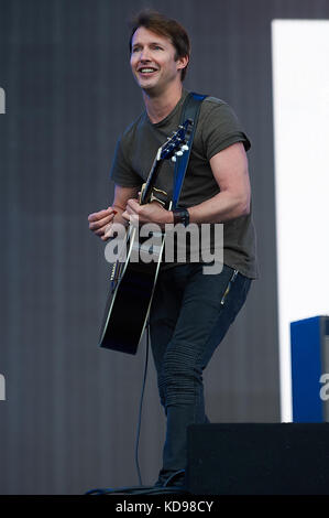 James Blunt sul palco durante BBC radio 2 Live in Hyde Park con: James Blunt Where: London, United Kingdom When: 10 Set 2017 Credit: Alan West/WENN.com Foto Stock