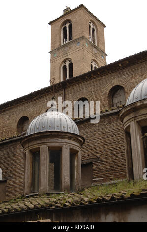 Italia. Roma. chiesa di sant'Agnese fuori le mura. L'edificio attuale ricostruita da papa Onorio I, VII secolo. esterno. Foto Stock