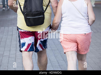 Tourist indossando unione jack shorts in Spagna Foto Stock