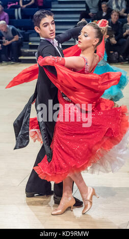 Brentwood, Essex, 11 ottobre 2017 la sala da ballo internazionale campionati a International Hall Brentwood. Credito: Ian Davidson/Alamy Live News Foto Stock