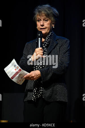 Milano, Italia. Xii oct, 2017. Milano, anteprima filmato "nessuno può volare' - nella foto: simonetta agnello hornby credit: indipendente Agenzia fotografica/alamy live news Foto Stock