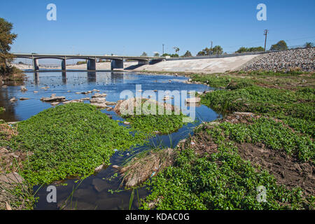 Los Angeles river vicino a Willow street, Long Beach, California, Stati Uniti d'America Foto Stock