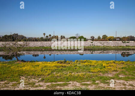 Los Angeles river vicino a Willow street, Long Beach, California, Stati Uniti d'America Foto Stock