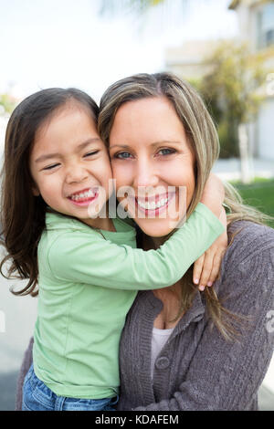 Asian Padre con sua figlia. Foto Stock