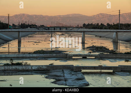 Los Angeles river vicino a Willow street, Long Beach, California, Stati Uniti d'America Foto Stock