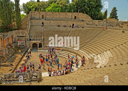 Grand Theatre presso le rovine di una città romana di Pompei a Pompei Scavi, vicino a Napoli, Italia. Foto Stock