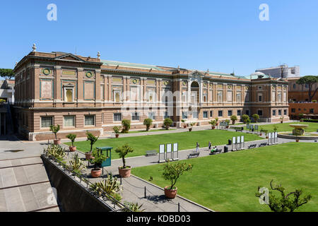 Roma. L'Italia. Pinacoteca Vaticana, Pinacoteca Vaticana), progettato da Luca Beltrami (1854-1933), aperto 1932. Musei Vaticani. Musei Vaticani. Foto Stock