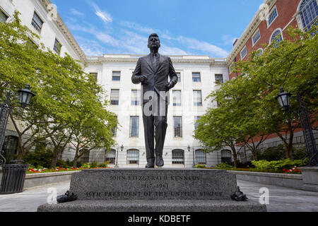 John F. Kennedy statua da Isabel McIlvain, Massachusetts State House, Boston, Massachusetts, STATI UNITI D'AMERICA Foto Stock