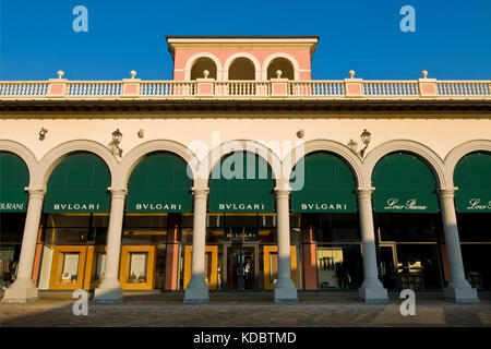 Negozio di bulgari, designer outlet, Serravalle Scrivia, provincia di Alessandria, Italia Foto Stock