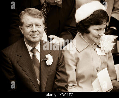 Stato della Georgia il senatore e governatore eletto Jimmy Carter al suo 1971 gubernatorial inaugurazione. Carter è riuscito segregationist Lester Maddox come Georgia Foto Stock