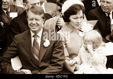 Stato della Georgia il senatore e governatore eletto Jimmy Carter al suo 1971 gubernatorial inaugurazione. Carter è riuscito segregationist Lester Maddox come Georgia Foto Stock