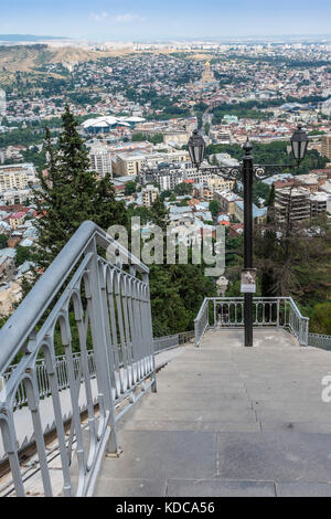 Funicolare che collega il monte Mtatsminda, Tbilisi, Georgia, Europa orientale Foto Stock