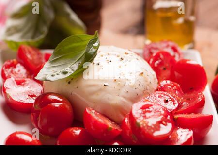 Insalata caprese con mozzarella Foto Stock