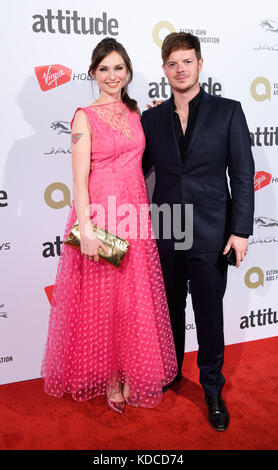 SOLO PER USO EDITORIALE Sophie Ellis-Bextor e Richard Jones partecipano ai Virgin Holidays Attitude Awards al Roundhouse, Londra. Foto Stock