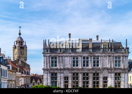 Hotel de Ville, 1871, Municipio e il beffroi, Belfry, Bergues, Nord Pas de Calais, Francia Foto Stock