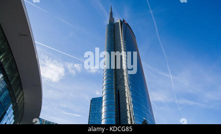 Torre UniCredit, piazza Gae Aulenti, Milano, Italia. Vista della torre UniCredit, il grattacielo più alto d'Italia Foto Stock