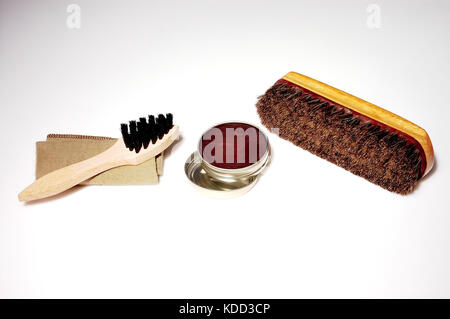 Pulizia, scarpa, cura, impostare, classic, pelle, incollare, pennello, cera, regolamento, lifestyle, moda, Foto Stock