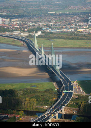 Foto aerea di nuovo Mersey ponte stradale sul fiume Mersey Foto Stock