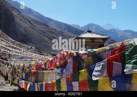 Il monastero buddista è in alta montagna Foto Stock