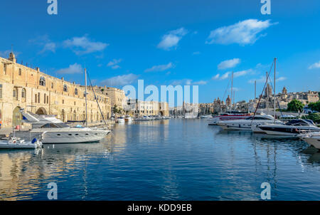 Il grand harbour marina Foto Stock