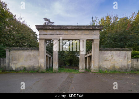 La Vitesul Arch, un arco classico una volta formante l'ingresso al Hackwood station wagon, ora il Crabtree piantagione nei pressi di basare, Hampshire, Regno Unito Foto Stock