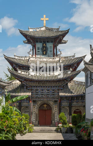 Trinità chiesa cattolica, città antica di Dali, Yunnan, Cina Foto Stock